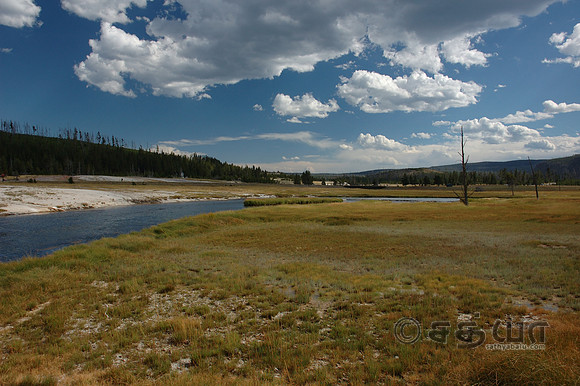 Scenery - River @ Biscuit Basin