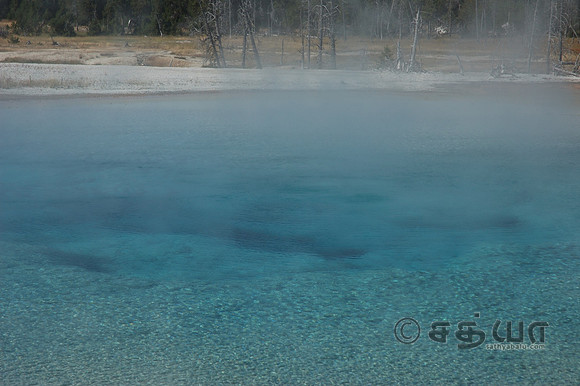 Black Sand Basin - Sunset Lake close-up