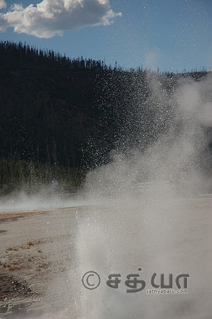 Black Sand Basin - Cliff Geyser
