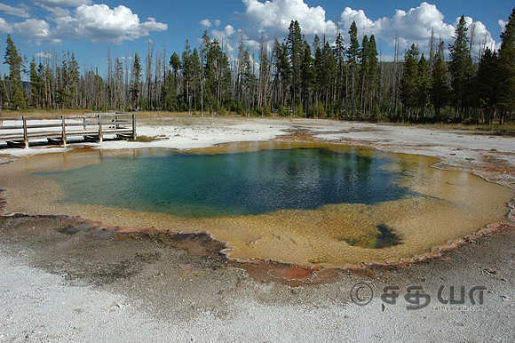 Black Sand Basin - Emerald Pool