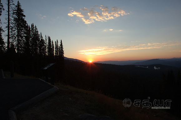 Sunrise @ Grand Canyon of yellowstone