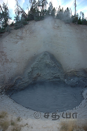Mud Volcano geothermal area - Dragon's Mouth Spring