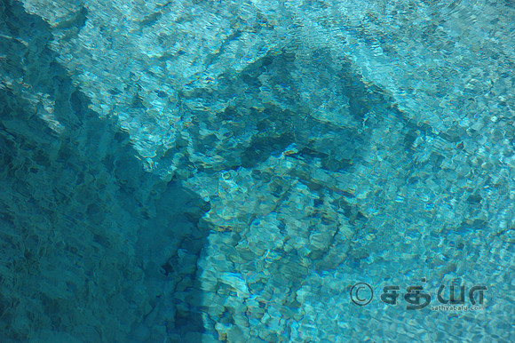 Firehole Spring - Closeup@ Firehole Lake Drive